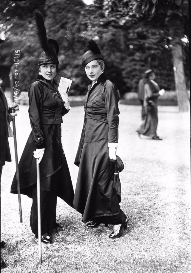 Women's Street Style from La Belle Époque 60 Amazing Photographs