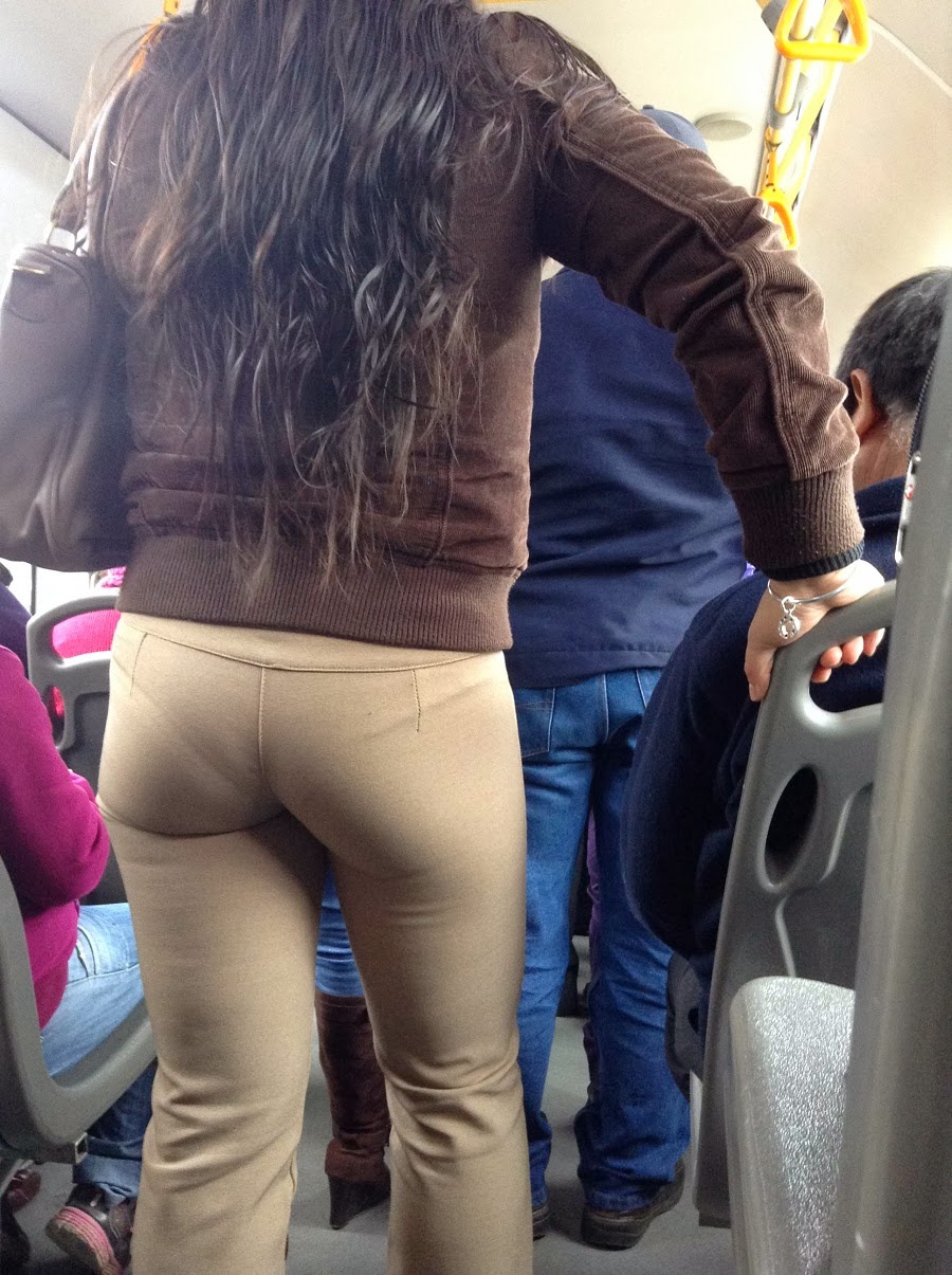 Que rico se le marca el calzon a esta mujer en mallones | Mujeres bellas en...