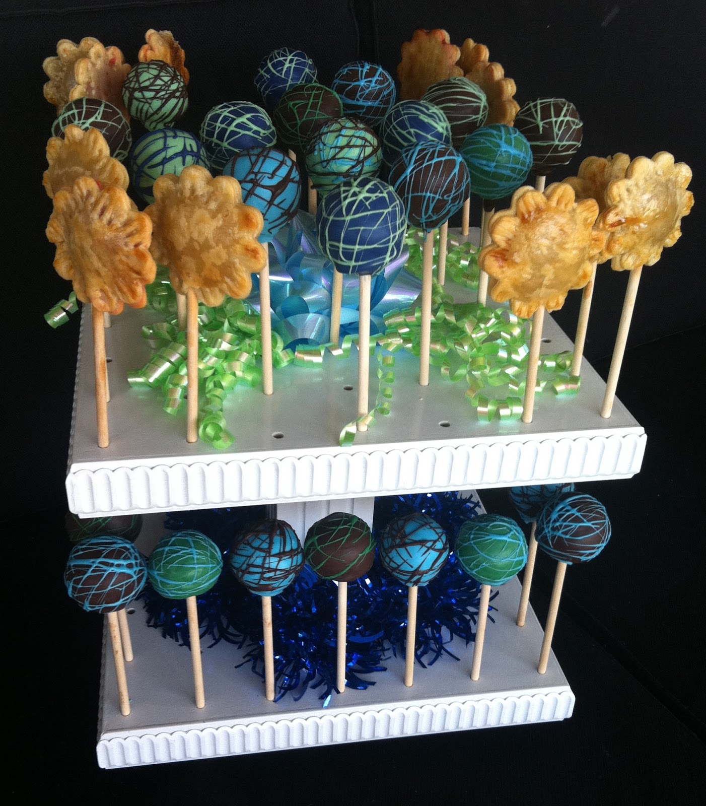 Cake Pop Queens PIe Pops