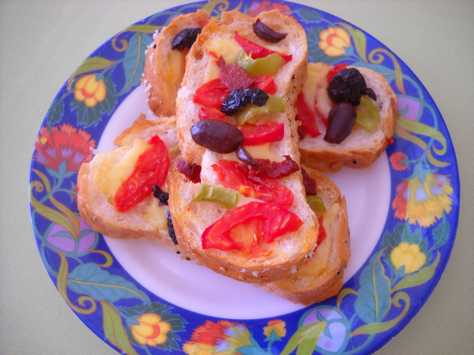 KIVIRCIK LAHANA ANLATIYOR!: Ev Yapımı Pizza