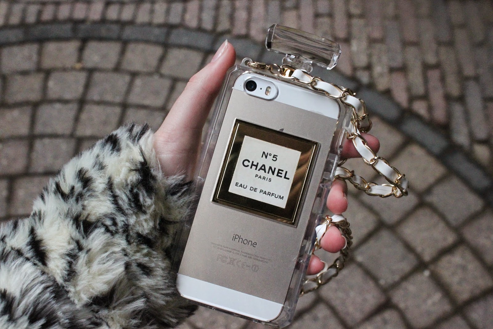 Inheems Naschrift Controversieel KimJoanne: New in: Chanel iPhone case