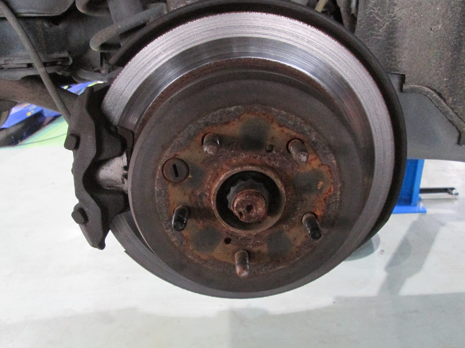 のびのび お仕事 自己流自動車整備 ディスクローター交換 クラウンgrs180 ローター削れでます S W ﾉ ﾉ