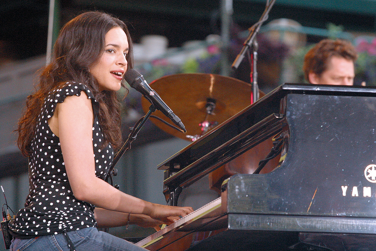 Allwalls: Norah Jones