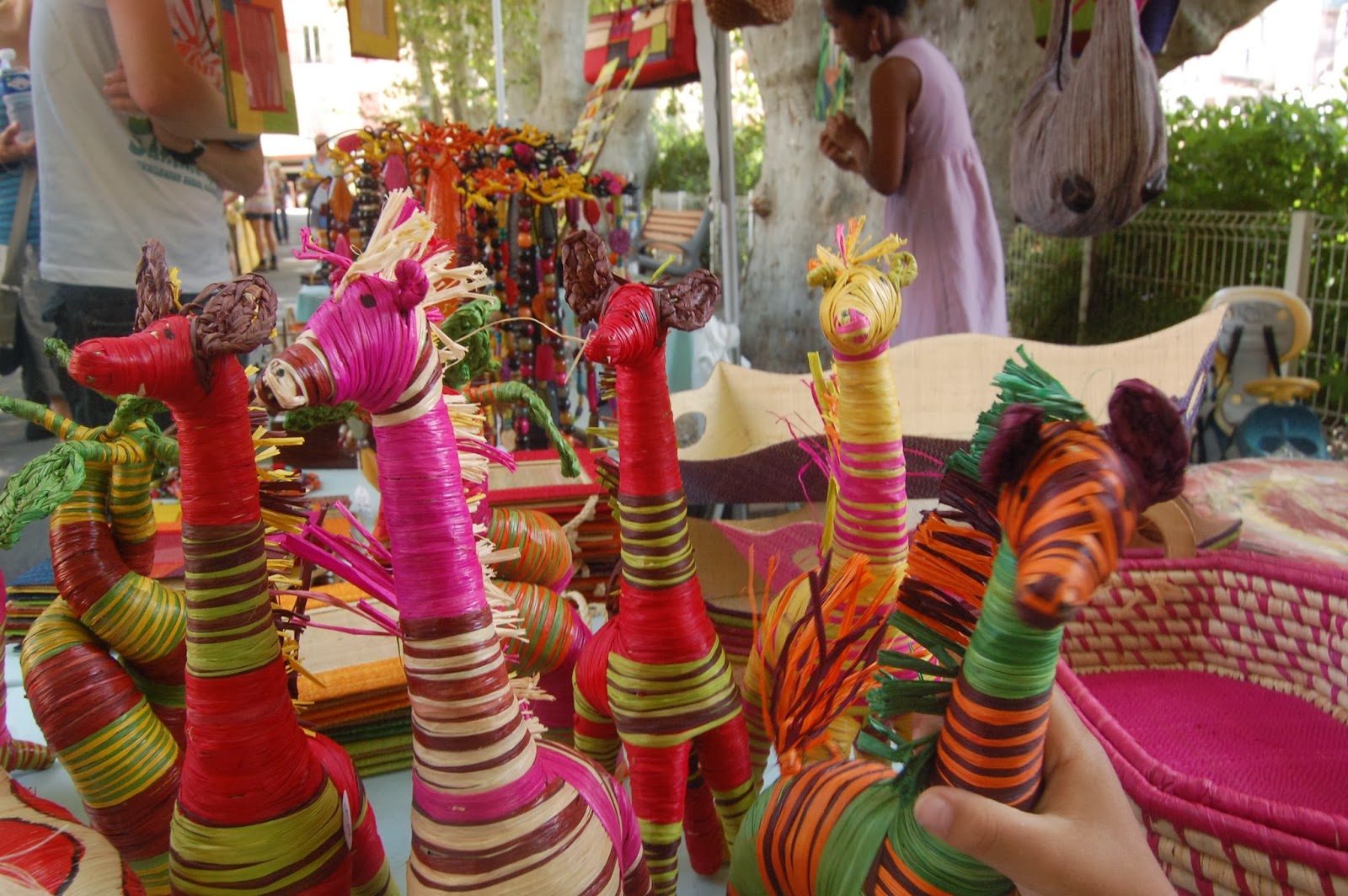 Le blog de Hary.Artisanat Malgache.: Objets en raphia