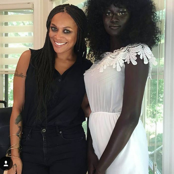 “If you’re lucky enough to be different, don’t ever change” - Teen Bullied For Her Incredibly Dark Skin Color Becomes A Model, Takes The Internet By Storm “If you’re lucky enough to be different, don’t ever change” - Teen Bullied For Her Incredibly Dark Skin Color Becomes A Model, Takes The Internet By Storm