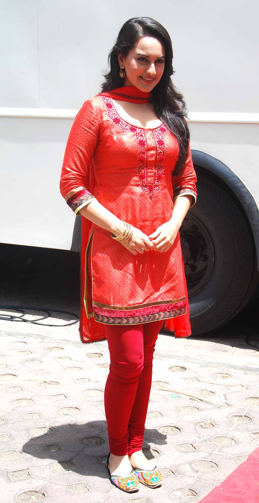 Sonakshi Sinha Red Hot Churidar Pics ~ Hot Girl Pictures