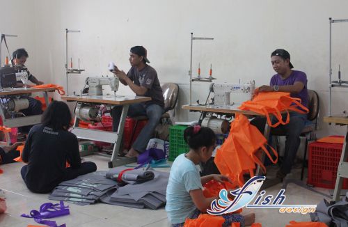 Proses Menjahit Tas Spunbond grosir tas spunbond surabaya