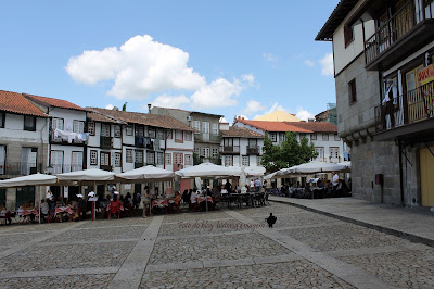 Praça Santiago - Bares e restaurantes que animam a praça Guimarães - Portugal