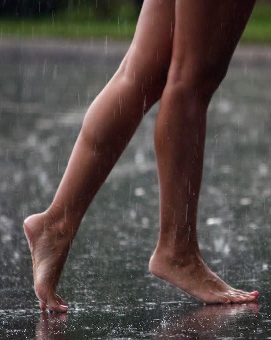 THE BENEFITS OF WALKING BAREFOOT the-benefits-of-walking-barefoot