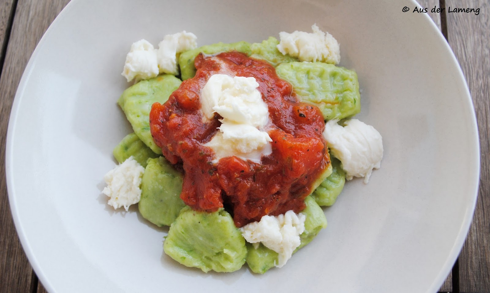 Bärlauch-Gnocchi mit Tomatensoße und Mozzarella – Aus der Lameng