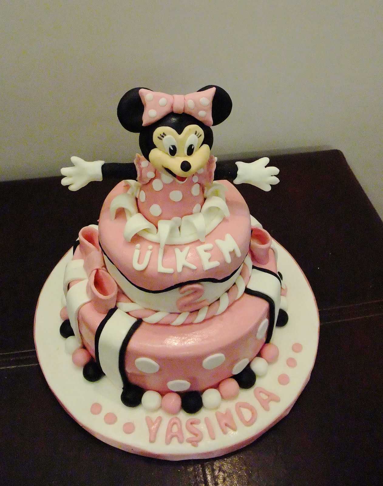 İpek Butik Pasta ,Çikolata ve Kurabiye minnie mouse pastası