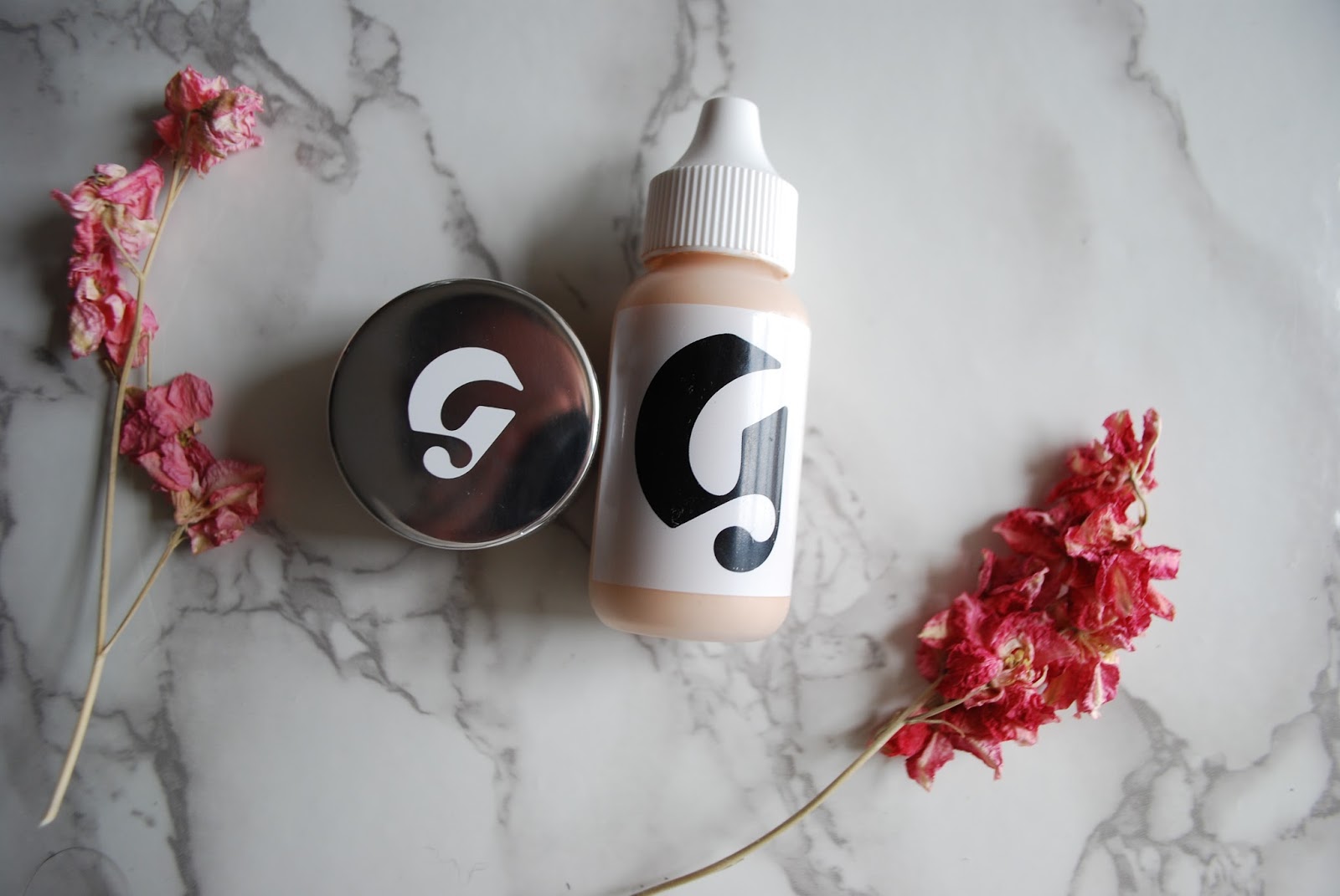 glossier perfecting skin tint glossier stretch concealer review