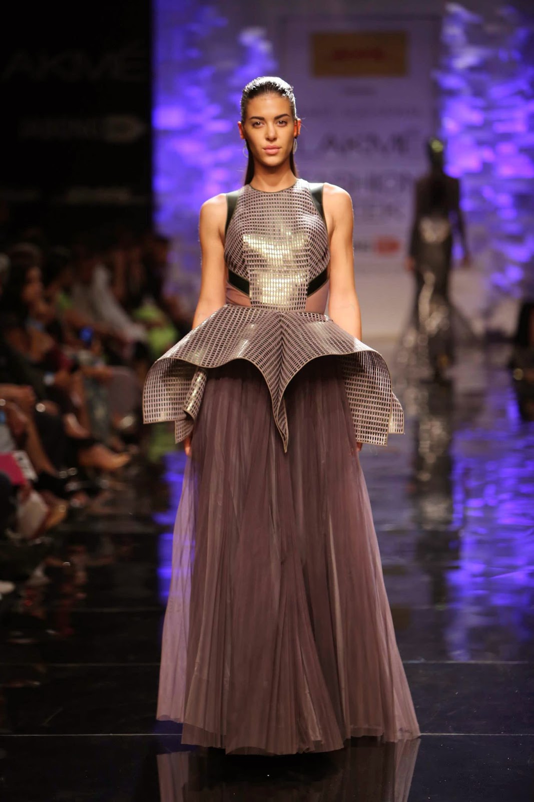 Fashion Metropolitan: indian dresses