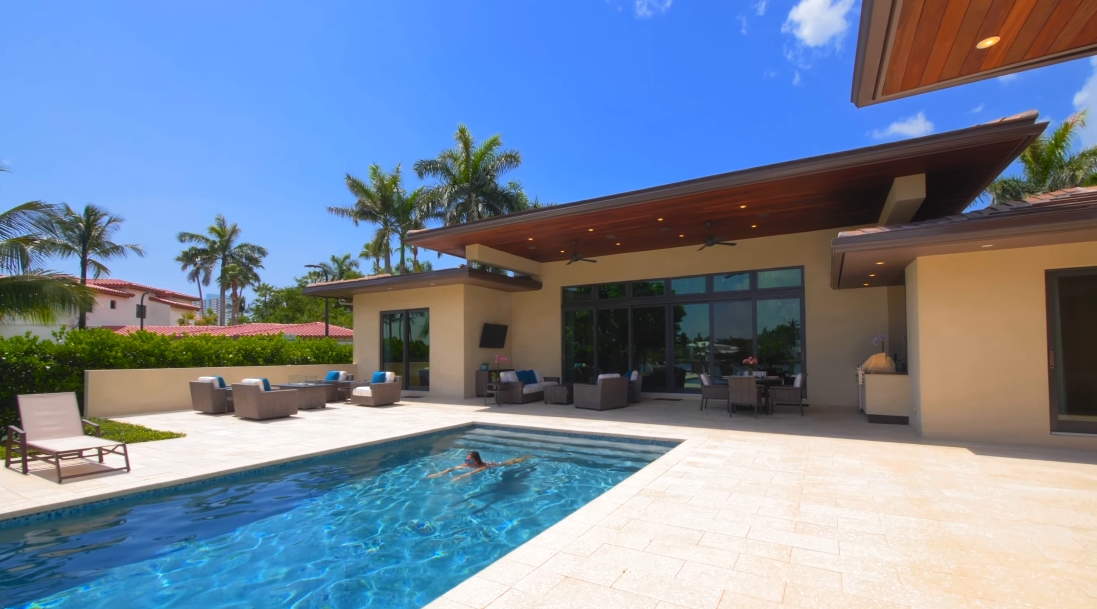 44 Photos vs. 919 S Southlake Dr, Hollywood, FL Luxury Home Interior Design Tour