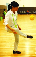 Seorang Pemain sepak takraw dituntut untuk mempunyai kemampuan atau keterampilan yang baik Teknik Dasar Sepak Takraw dan Gambarnya
