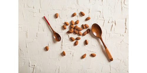 MANFAAT KACANG ALMOND UNTUK WANITA Piru