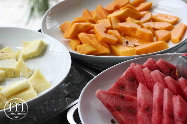 Pineapple, watermelon, papaya slices