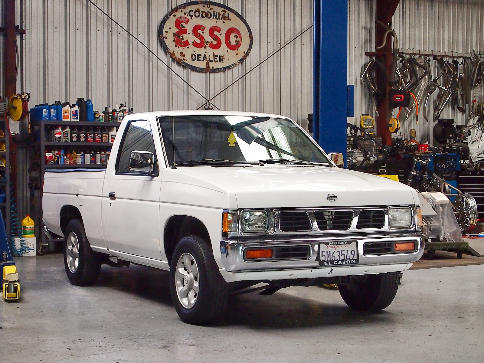 South Bay Street Machines: 1997 Nissan Hardbody Photos
