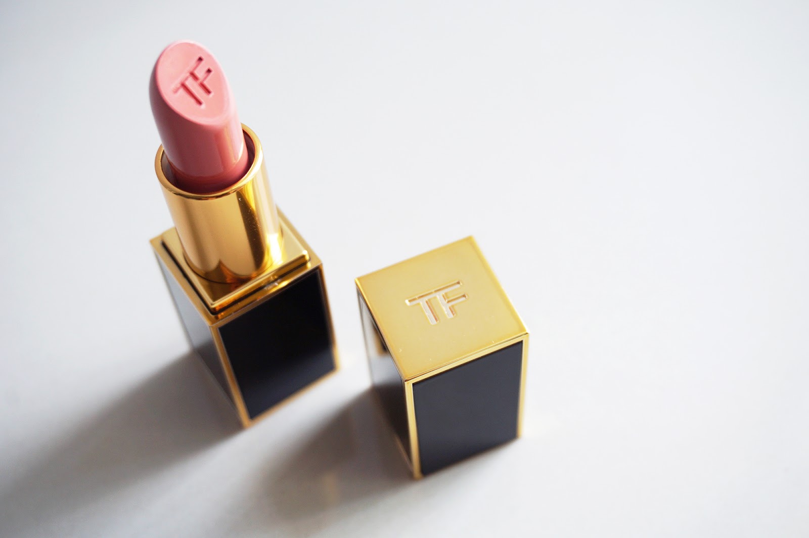 помада tom. помада том форд 05 joan. палитра помад tom ford. Tom ford помада violet 11. помада tom.