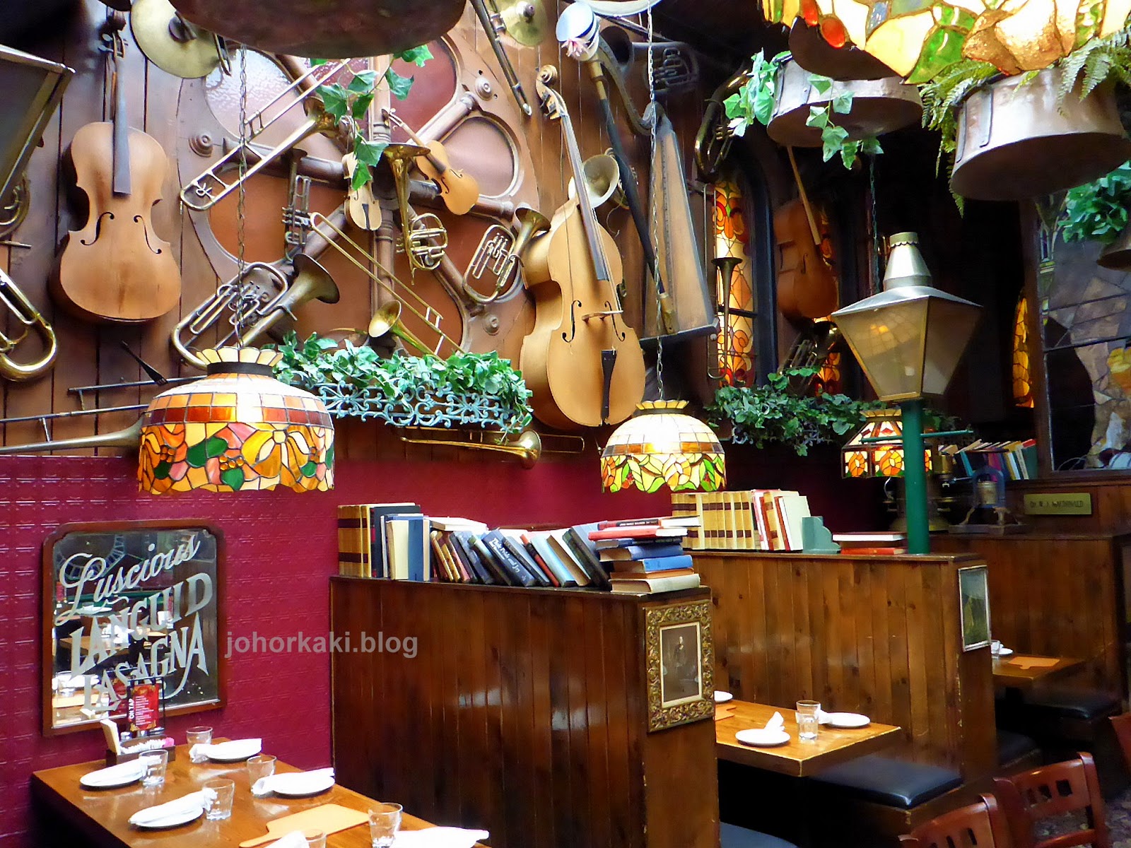 Fun Dining at The Old Spaghetti Factory, The Esplanade, Toronto Tony