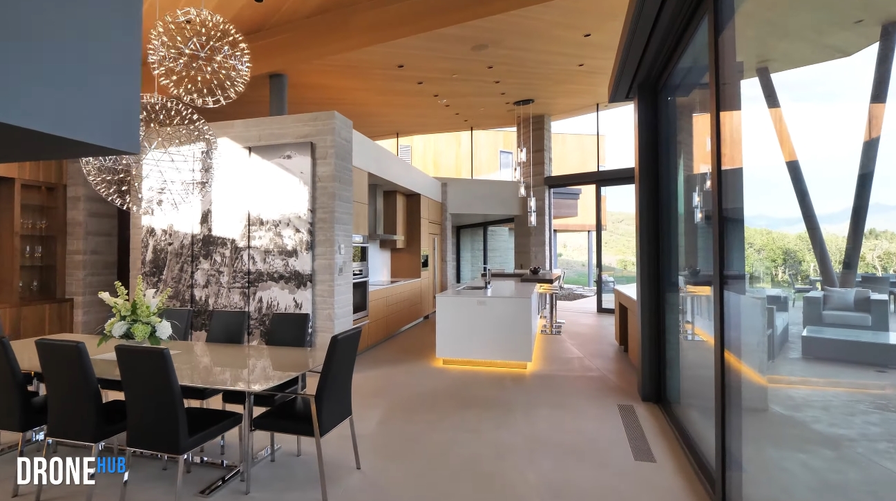 55 Photos vs. Luxury Modern Telluride Colorado Mountain Estate Interior Design Tour