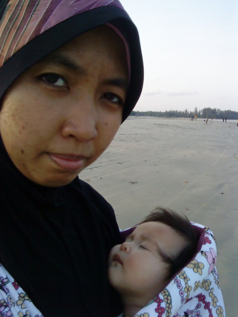 Aksi mandi bogel di pantai Balok??...gilerr hape?? ~ Celoteh Mama Lutfi