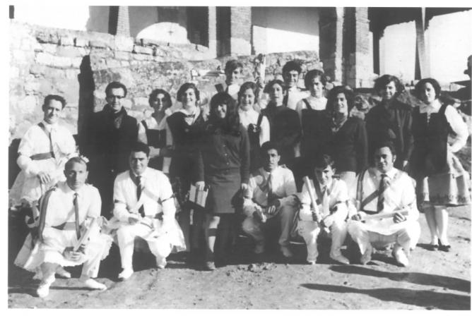 LA DANZA Y EL PALOTEO DE AMPUDIA (PALENCIA) EL PALILLEO DE VILLABARUZ