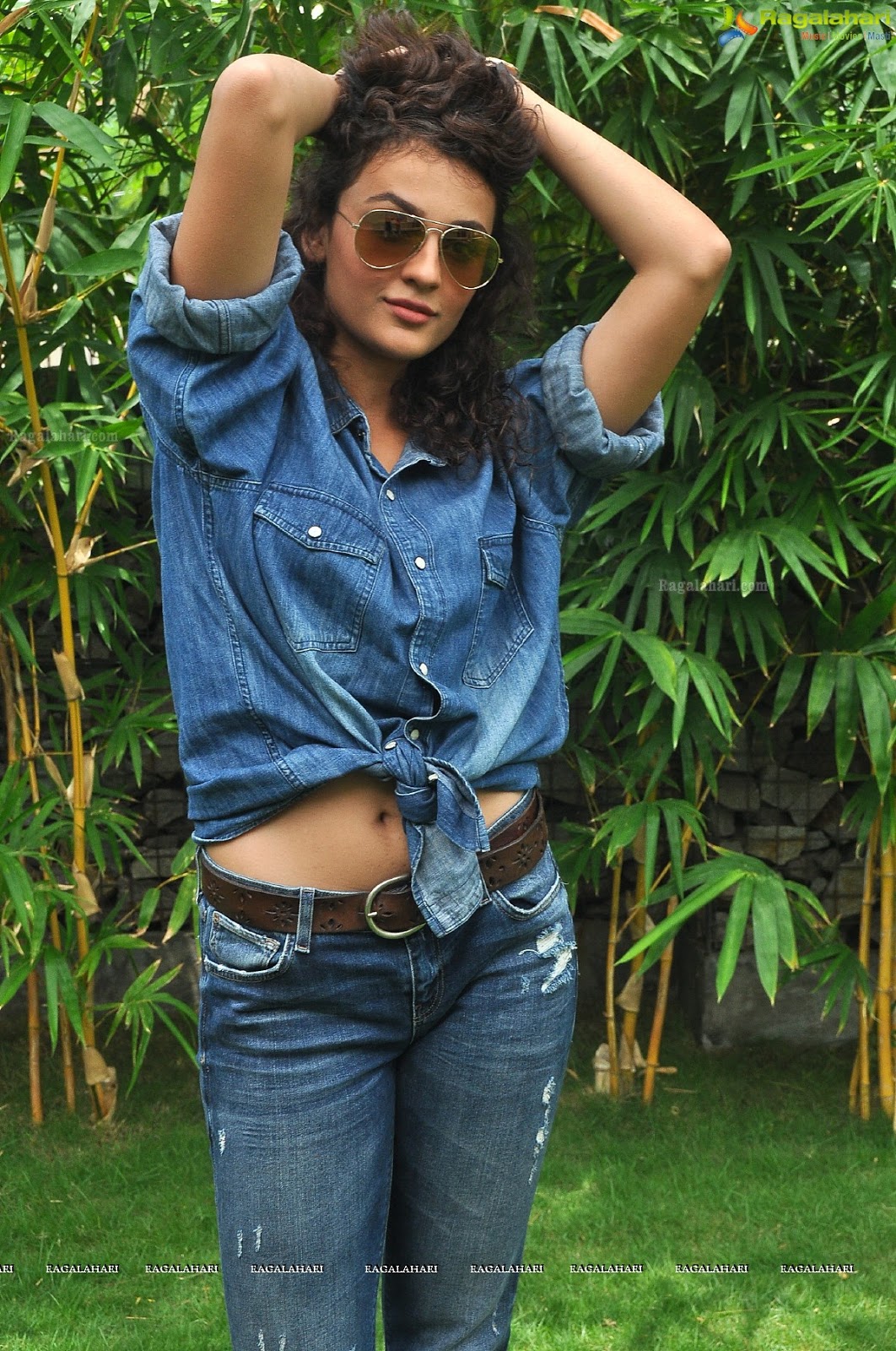 Seerat Kapoor Navel In Blue Jeans Stills seerat-kapoor-navel-in-blue-jeans-stills