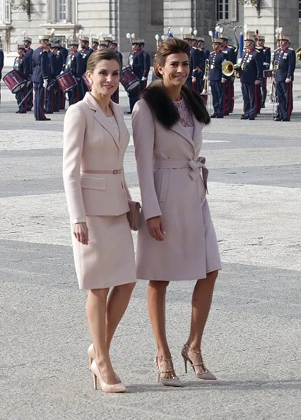 Argentina's President Mauricio Macri, Argentinian First Lady Juliana Awada, Spain's King Felipe and Queen Letizia attend the welcome ceremony at Royal Palace in Madrid