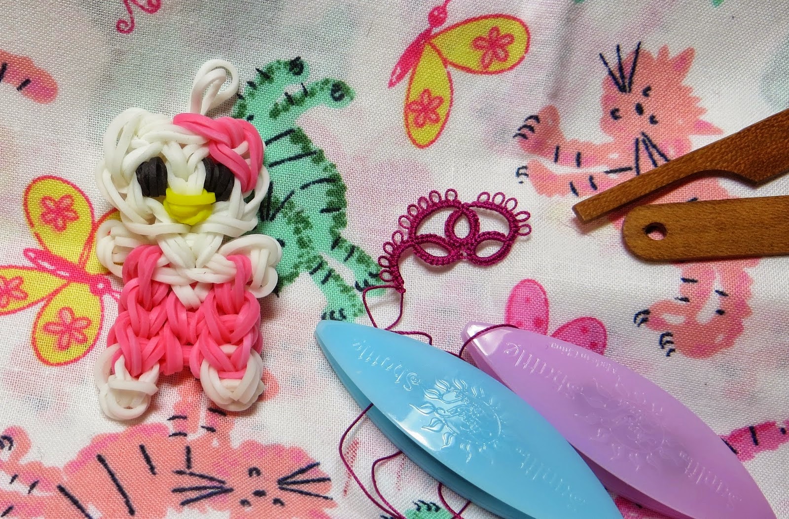25 Motif Challenge: Bracelet, Necklaces, Dog, Motifs, Flowers, Doilies ...
