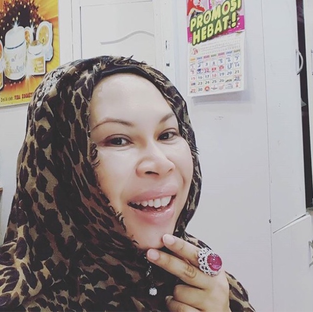 Solekan Wajah Bersih Tanpa Lapisan Berat