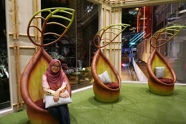Cantik kan kerusi ni, bentuk periuk kera Cantiknya Theme Park Hotel Genting Highlands