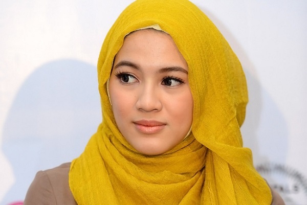 Artis cantik berhijab Alyssa Soebandono Artis cantik berhijab Alyssa Soebandono