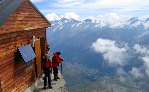 In 1966, the hut was rebuilt and then in 1976 an emergency phone was installed for hikers. - See That Tiny Place In The Mountains? It’s Awesome But You Probably Don’t Want To Go There. In 1966, the hut was rebuilt and then in 1976 an emergency phone was installed for hikers. - See That Tiny Place In The Mountains? It’s Awesome But You Probably Don’t Want To Go There.