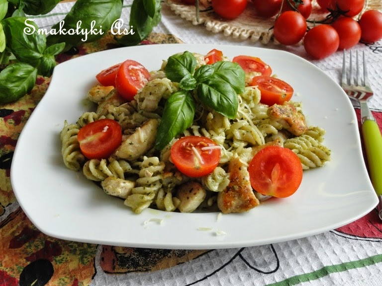 Smakołyki Asi Makaron z kurczakiem i bazyliowym pesto