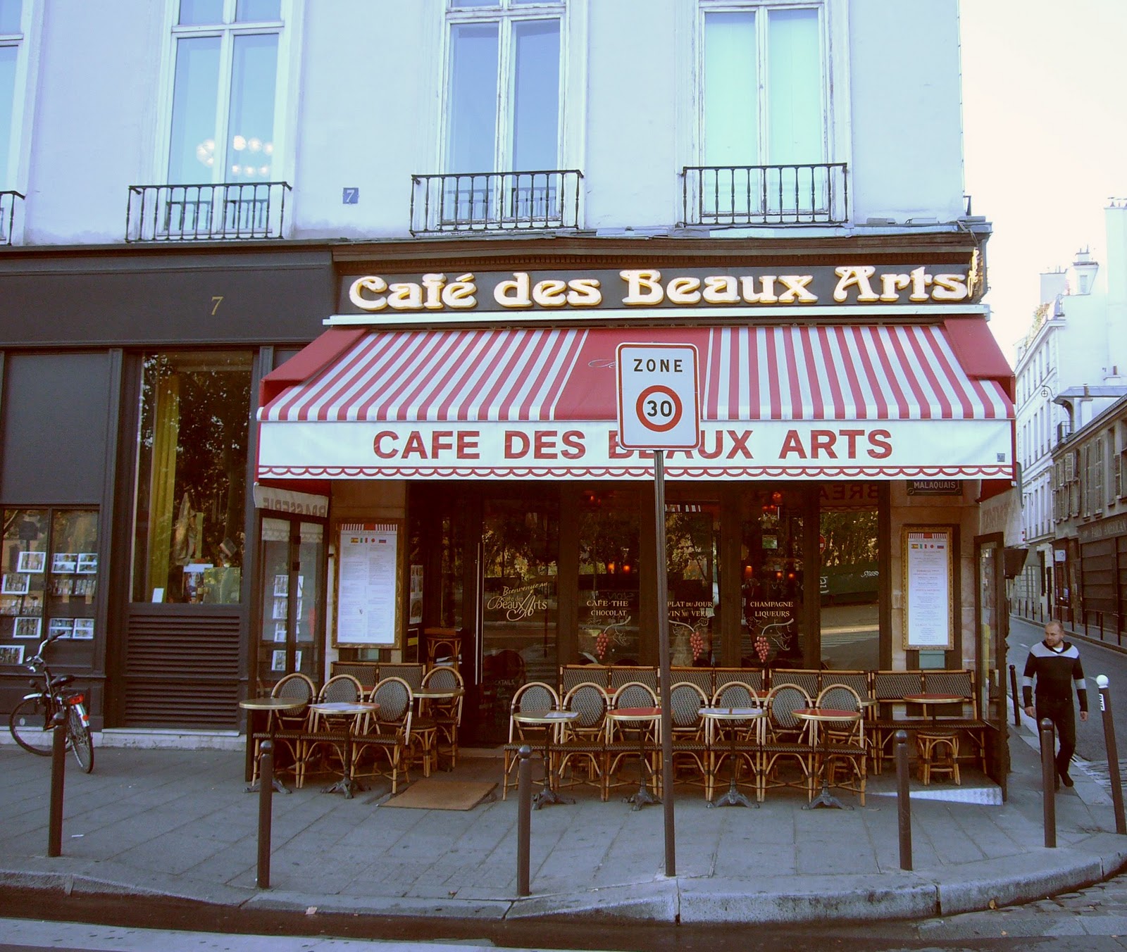 Cafe Bonaparte Parking Cafe Bonaparte Parking