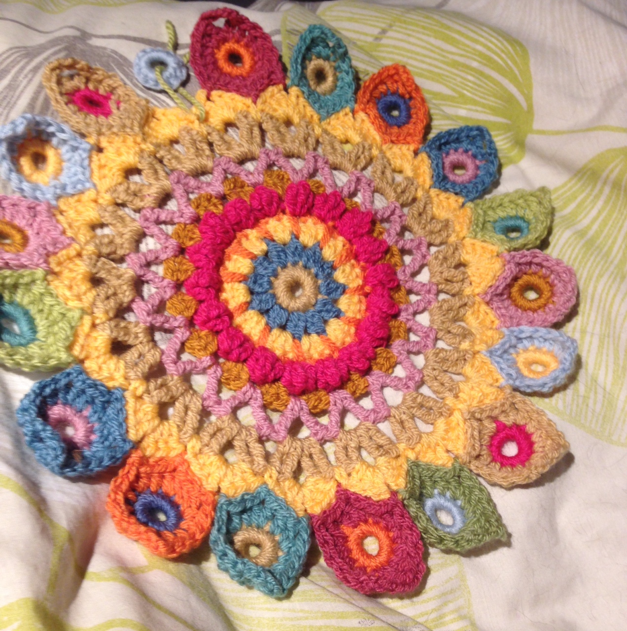 Susan Pinner SPINNING TOP BLANKET Colours for the diamond/spear