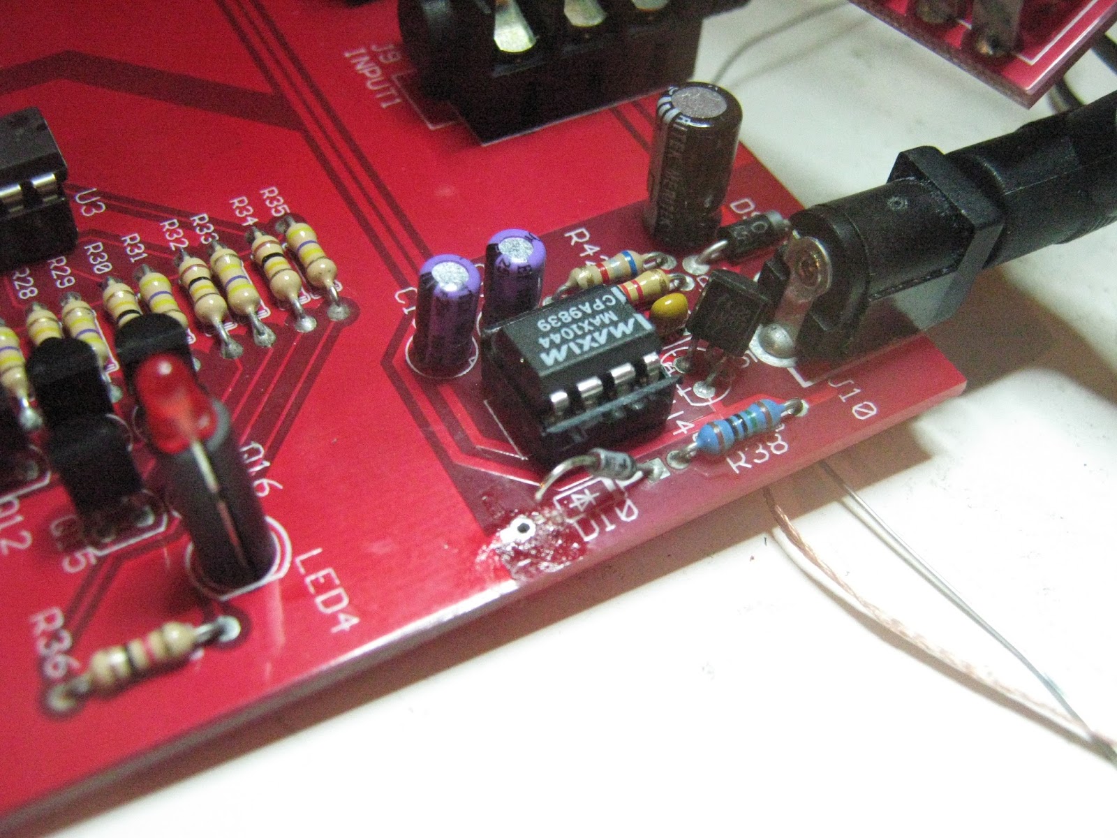 False Electronics: Voodoo Labs Amp Selector