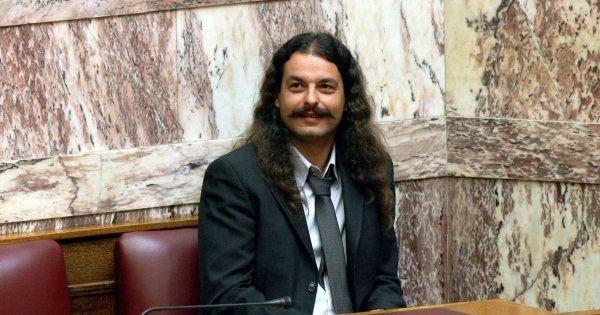 Στα χέρια της αστυνομίας ο “εγκληματίας” Μπαρμπαρούσης - τους συμμορίτες δεν τους βρίσκουν πότε! Στα χέρια της αστυνομίας ο “εγκληματίας” Μπαρμπαρούσης - τους συμμορίτες δεν τους βρίσκουν πότε!