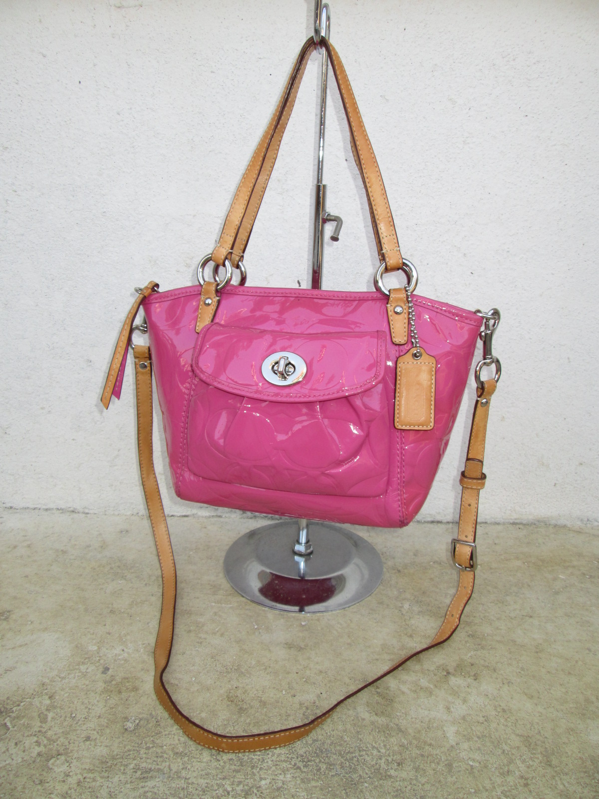 d0rayakEEbaG: Authentic Coach Signature Embossed Patent Pink Leather ...