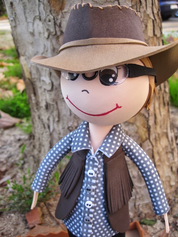 gorro goma eva fofucho vaquero