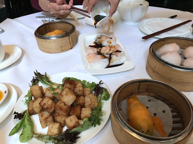 Lai Wah Heen. Sek Dim Sum & Yum Cha in Toronto 麗華軒 Lai Wah Heen. Sek Dim Sum & Yum Cha in Toronto 麗華軒