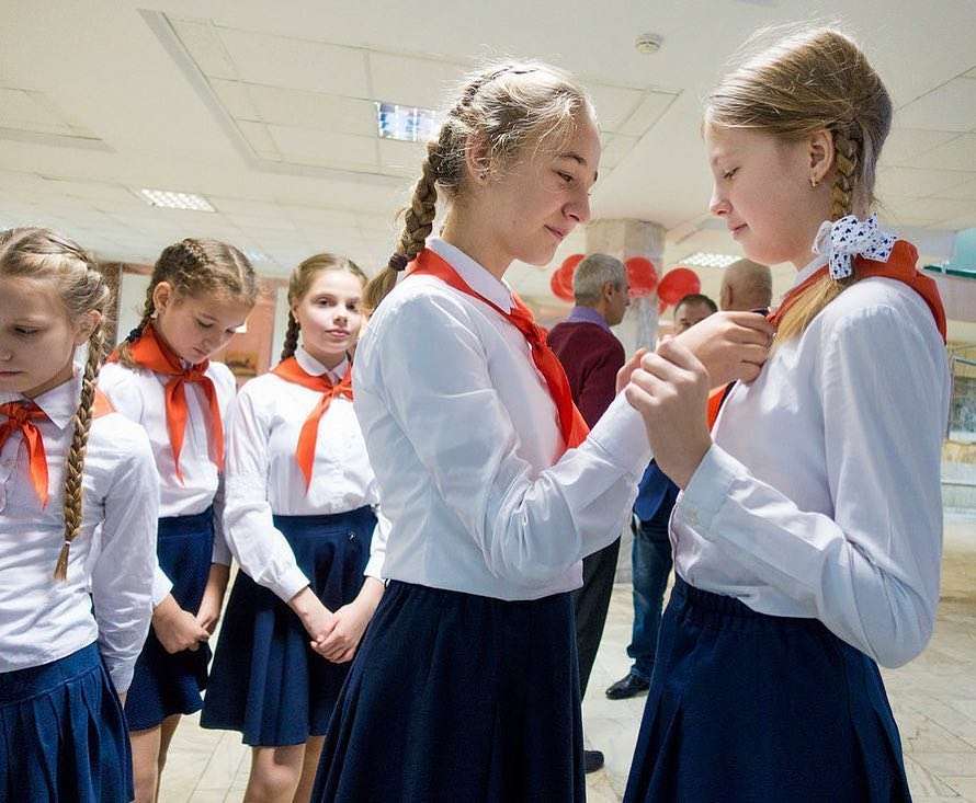 Приём производился индивидуально В пионерскую организацию принимались школьники в возрасте от 9 до 14 лет