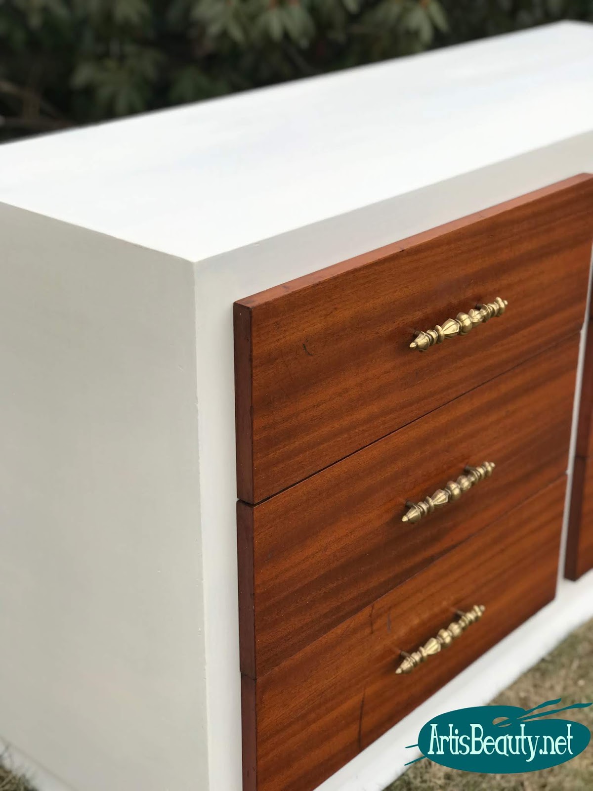 ART IS BEAUTY MODERN FARMHOUSE DRESSER MAKEOVER