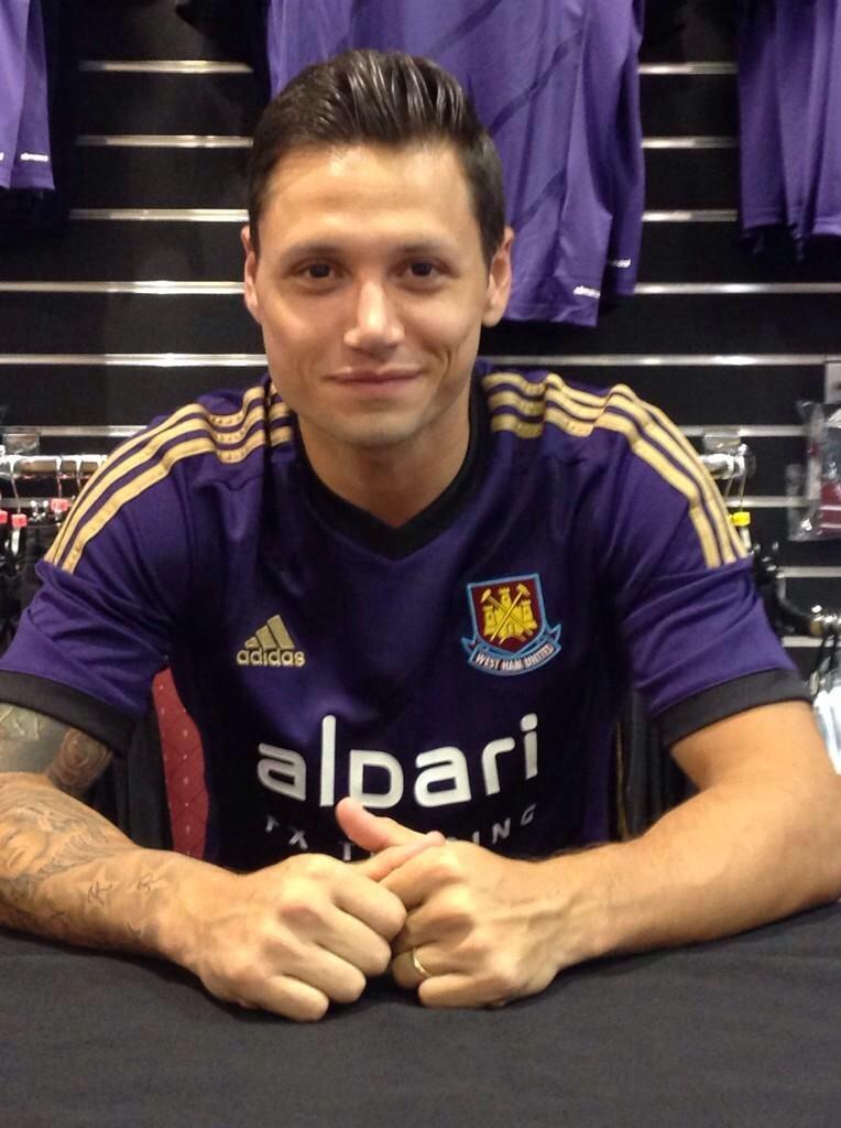 type alcohol letterlijk New West Ham United 14-15 Home, Away and Third Kits - Footy Headlines