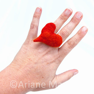 Un unique design pour une bague en feutre de laine Design-unique-bague-feutree