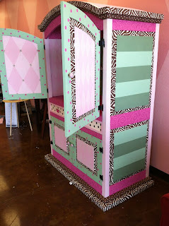 Two Sassy Mamas: Sassy Furniture & Decor