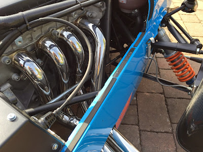 Polished manifold pipes on Caterham R500