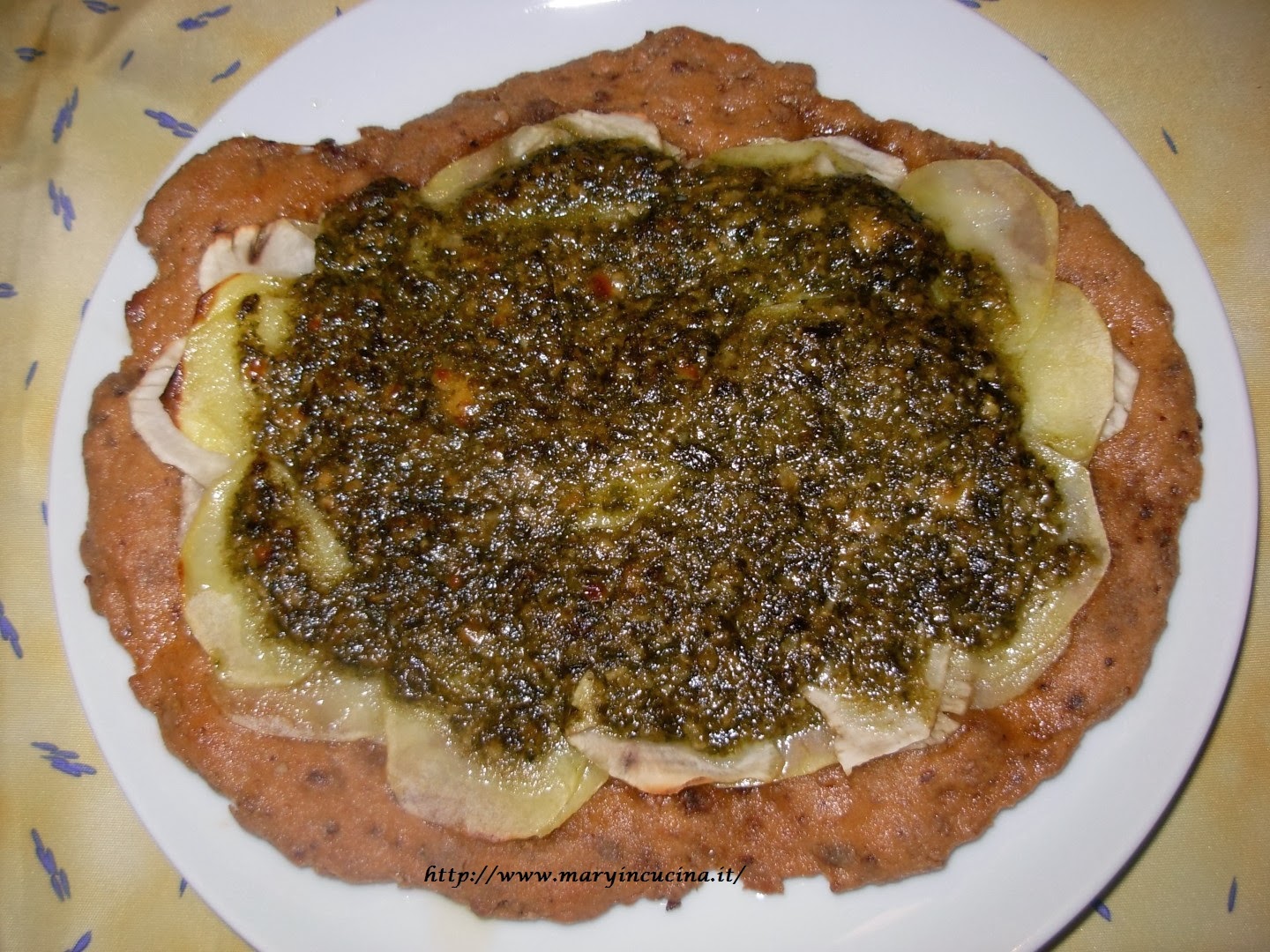 pizza topinambur e patate al profumo di pesto