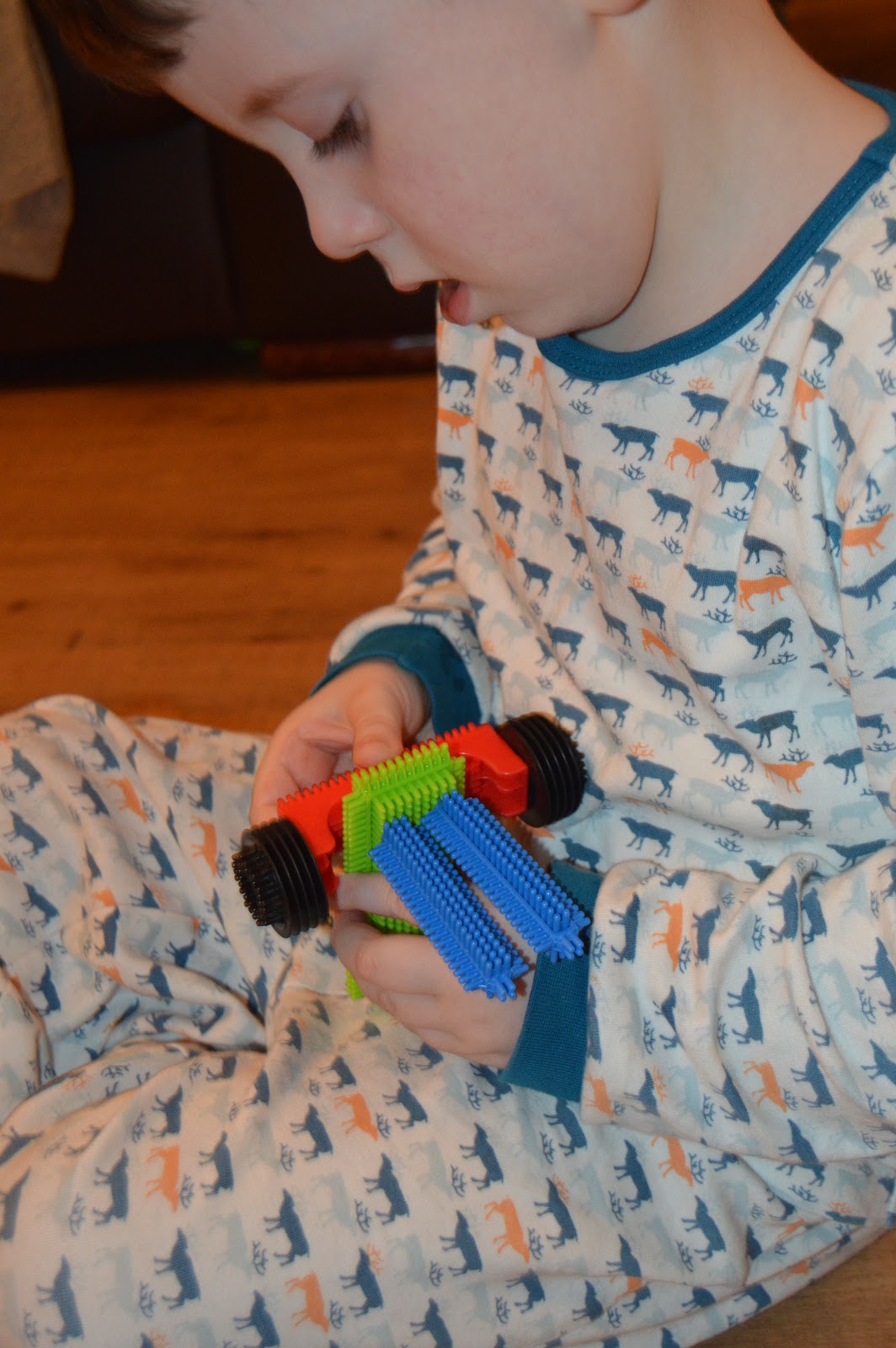 stickle bricks big red bucket